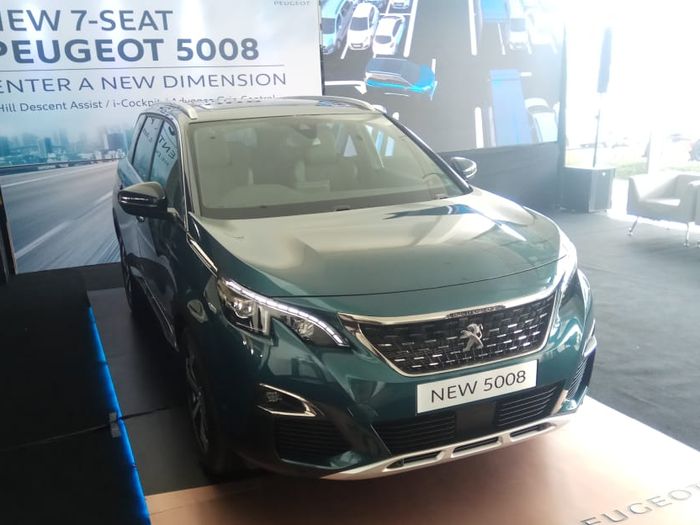 Salah satu lineup produk Astra Peugeot, 5008 SUV