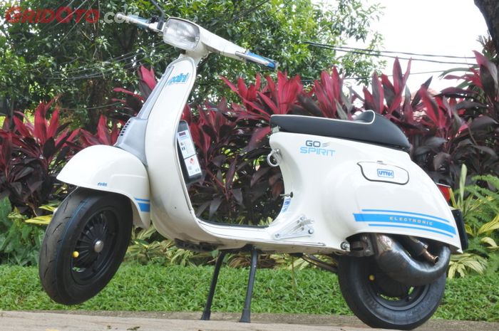 Vespa PTS 90 Smallframe tampil ala racing look, garapan A15 Engineering.