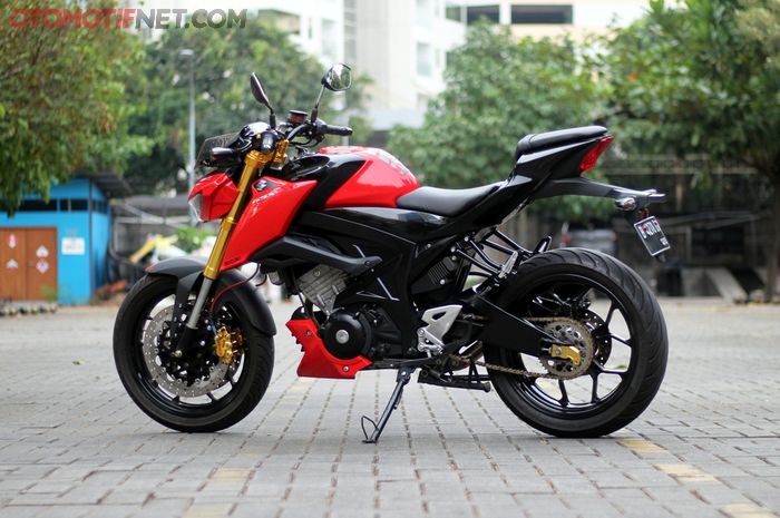 Suzuki GSX-S150 ini pakai ban gambot, 110/70-17 dan 150/60-17