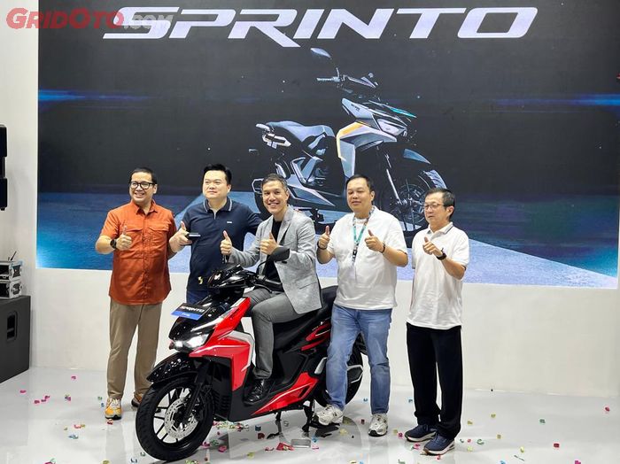 Peluncuran Indomobil eMotor di ajang GJAW 2025