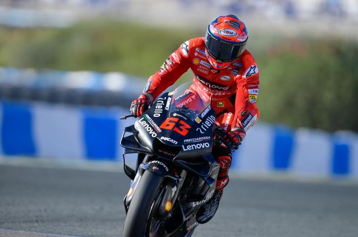 Mantan pembalap MotoGP, Casey Stoner, mengatakan saat ini elektronik memainkan peran besar untuk membuat motor melaju cepat