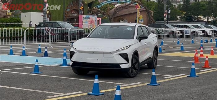 Handling yang seimbang antara kegesitan dan kenyamanan