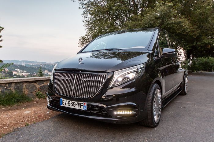 Mercedes-Benz V-Class hasil modifikasi CLS Paris