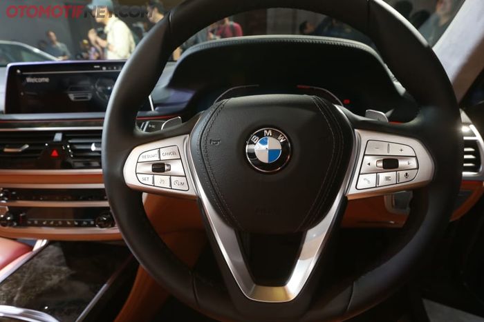 New BMW 740Li Opulence dan New BMW 730Li M Sport Rakitan Sunter Resmi Dilaunching