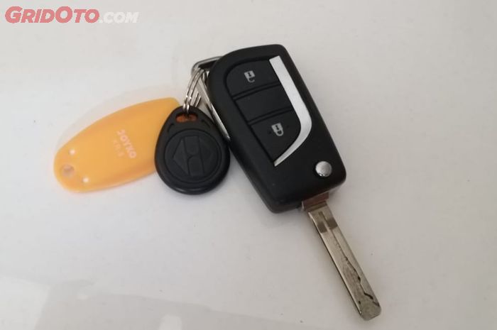 Bisakah kunci mobil biasa diubah jadi smart keyless? Ini kata bengkel. ILUSTRASI. Kunci mobil dengan immobilizer.