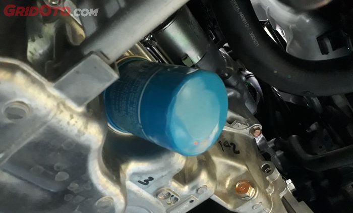 Sebenarnya filter oli KW tidak bisa dibilang palsu, begitupun filter oli palsu bukan berarti dikategorikan sebagai KW.