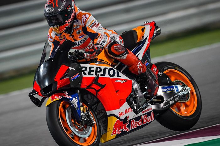 Terjatuh di hari kedua tes MotoGP Qatar, Marc Marquez beberkan penyebab dirinya crash saat melibas tikungan ke-8