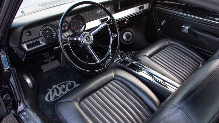 Tampilan interior Plymouth Barracuda 1967 