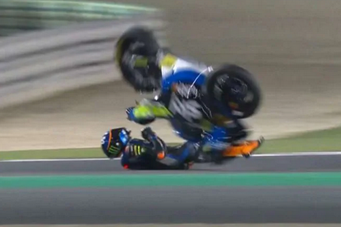 Adik Valentino Rossi, Luca Marini crash di lap terakhir Moto2 Qatar 2020