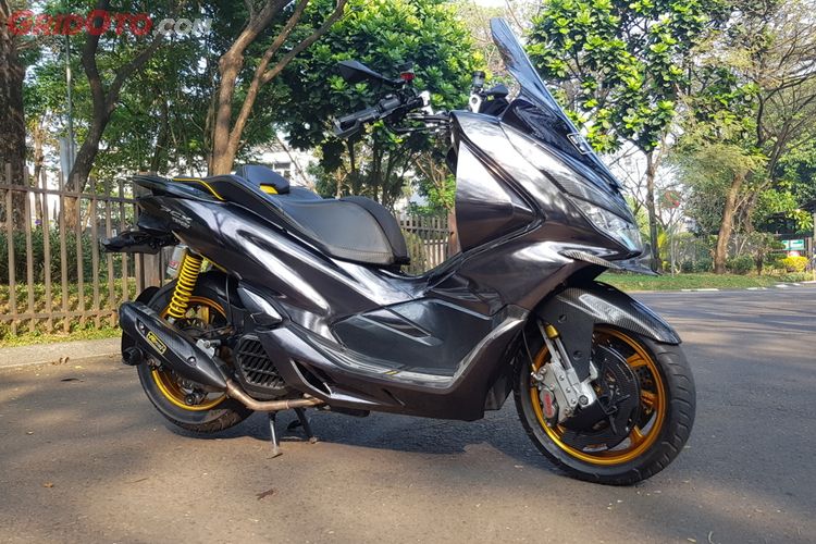 Pasang Decal Stiker Di Bodi Honda Pcx 150 Modal Rp 1 Jutaan Awet 2 Tahun Gridoto Com