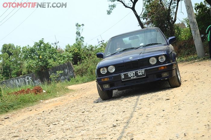 Sering lewat jalan rusak pun dapat mempercepat umur pakai komponen suspensi 