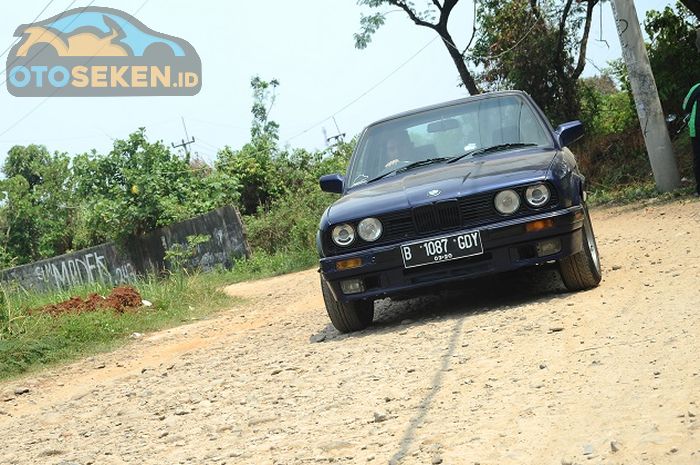 Sering lewat jalan rusak pun dapat mempercepat umur pakai komponen suspensi 