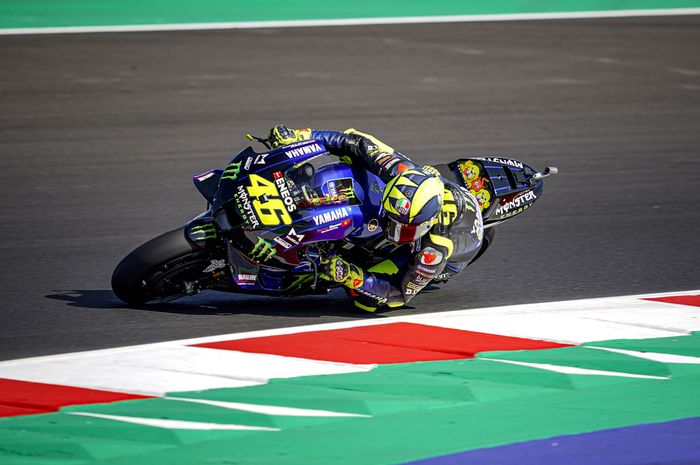 Valentino Rossi beri kejutan di penghujung sesi latihan bebas MotoGP San Marino dengan jadi yang tercepat