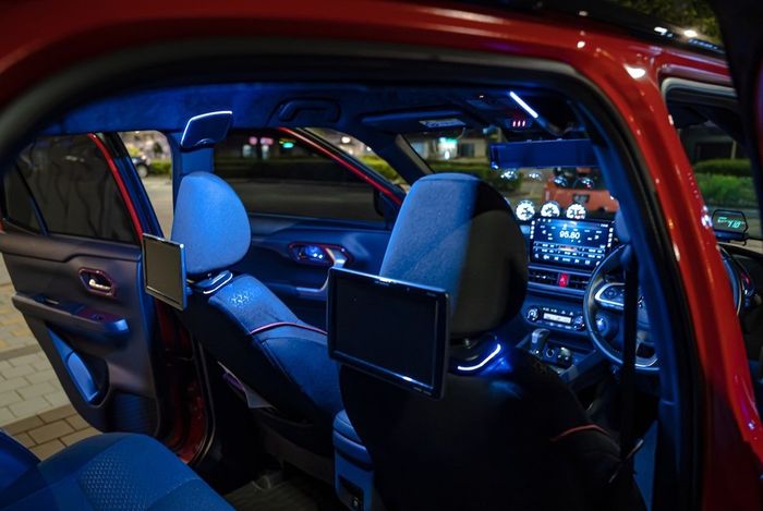 Tampilan kabin modifikasi Toyota Raize street racing dibikin lebih berkelas