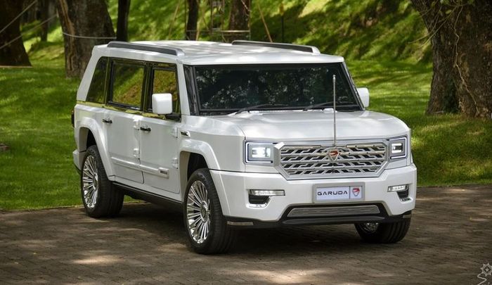 Tampak mewah dengan aksen silver dan krom di bagian grilnya