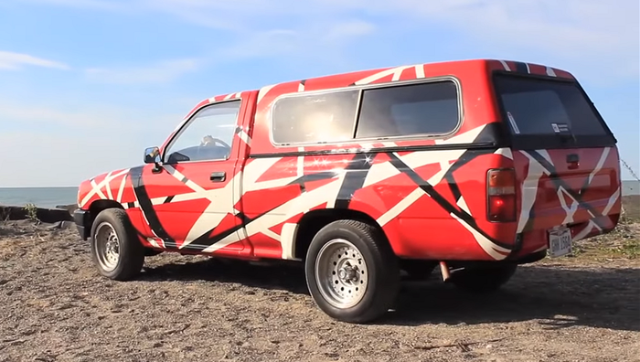Pikap Toyota yang terispirasi dari Chevy C1500 Eddie Van Halen