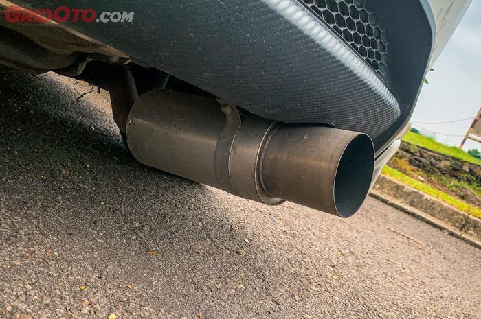 Muffler berukuran besar
