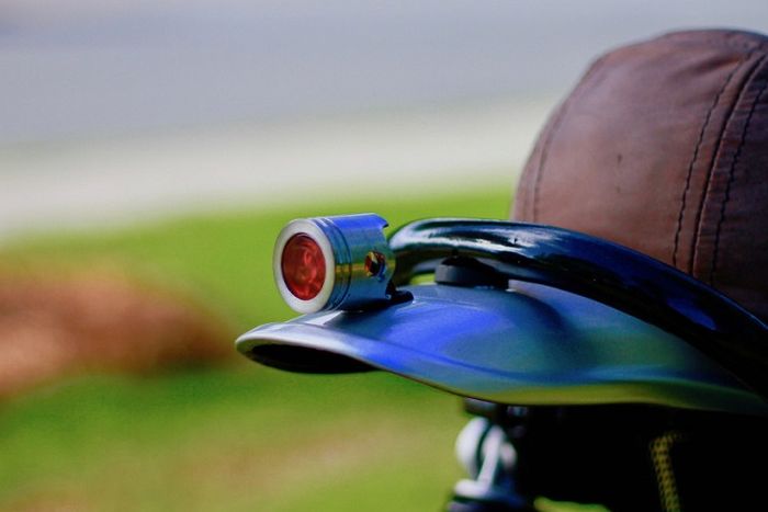 Stoplamp unik yang terbuat dari bekas piston