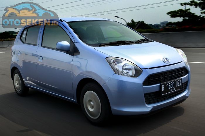 spesifikasi dan kisaran harga Daihatsu Ayla M tahun 2013 seken.