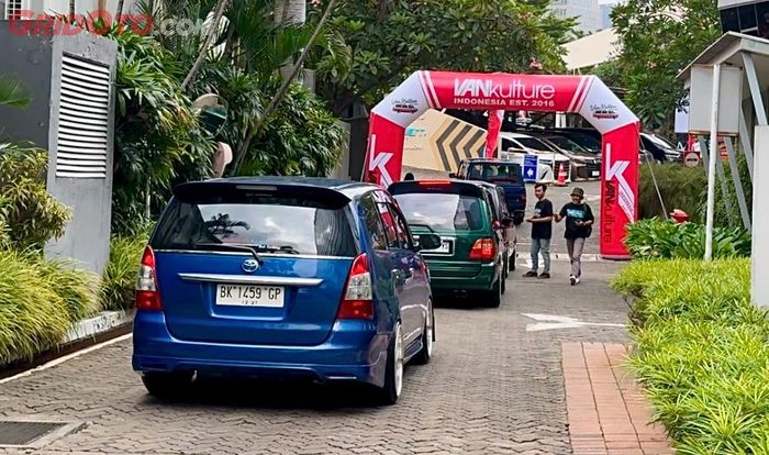 Van Day garapan Vankulture Indonesia mulai diserbu dari jam 10 pagi dari berbagai kota 