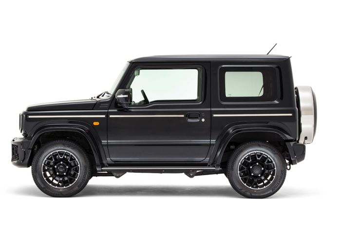 Tampilan samping Suzuki Jimny Siera hasil garapan DAMD