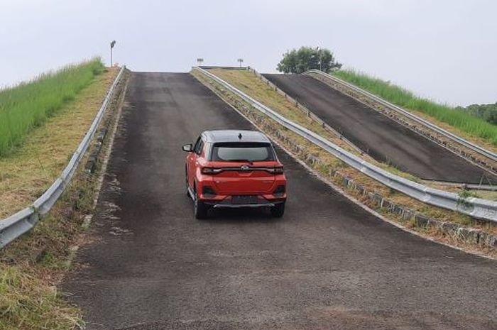 Bengkel spesialis mengutarakan gejala yang bisa dirasakan ketika mobil matik CVT tidak kuat lewat tanjakan.