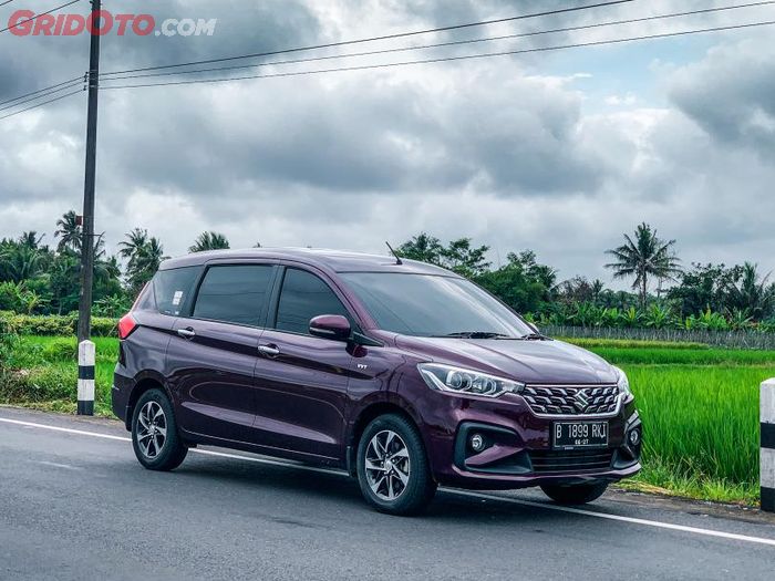 Ilustrasi Suzuki Ertiga Hybrid 