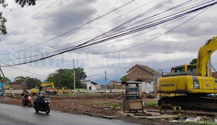 Jalan Ki Ageng Gribig, Kota Malang yang berada di luar area exit Tol Pandaan-Malang seksi V rencananya akan dilebarkan oleh Pemerintah Kota Malang, foto diambil Sabtu (4/1).