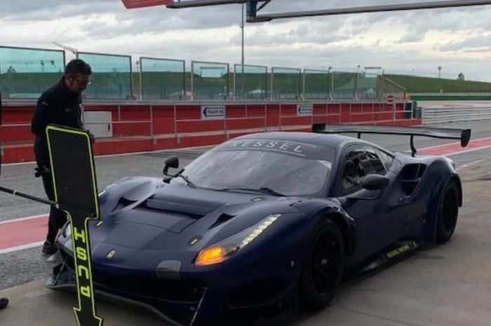 Valentino Rossi tes Ferrari 488 GT3 di Misano