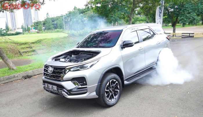 Toyota Fortuner 2.8 GR Sport 4x2 makin kencang berkat mesin baru