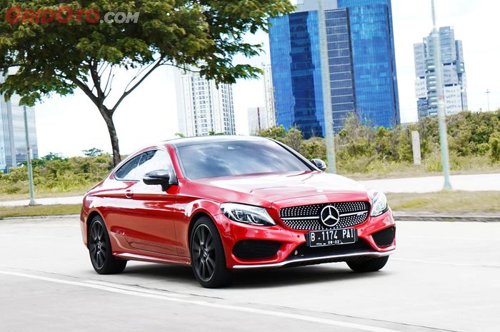 Mercedes-AMG C 43 Coupe melakukan 0-100 km/jam dalam 4,7 detik