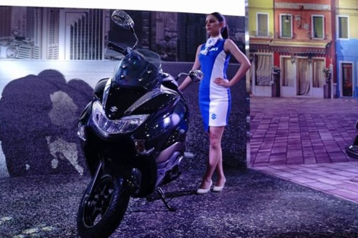 Suzuki Burgman 125 masih pakai karburator