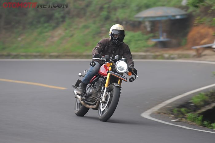 Test ride Cleveland Ace 400 Cafe