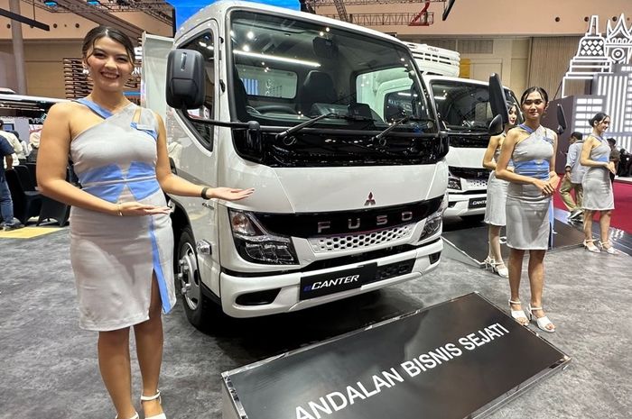 Menyusul kesuksesan penjualan Canter, inovasi dihadirkan KTB dengan menghadirkan truk listrik Fuso eCanter, yang tak hanya dipajang, namun telah dipasarkan di Indonesia.