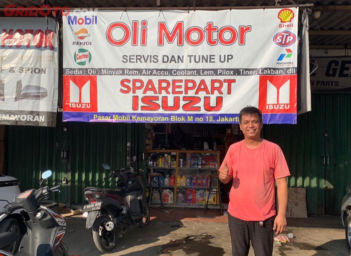 Oil Motor cabang dari Panther Motor di Pasar Mobil Kemayoran