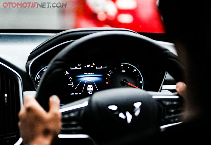 Fitur Advanced Driver Assistant System (ADAS) pada Wuling Almaz RS