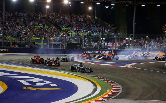 Lewis Hamilton membawa Mercedes memenangkan GP F1 Singapura yang dinilainya sangat sulit ditaklukkan