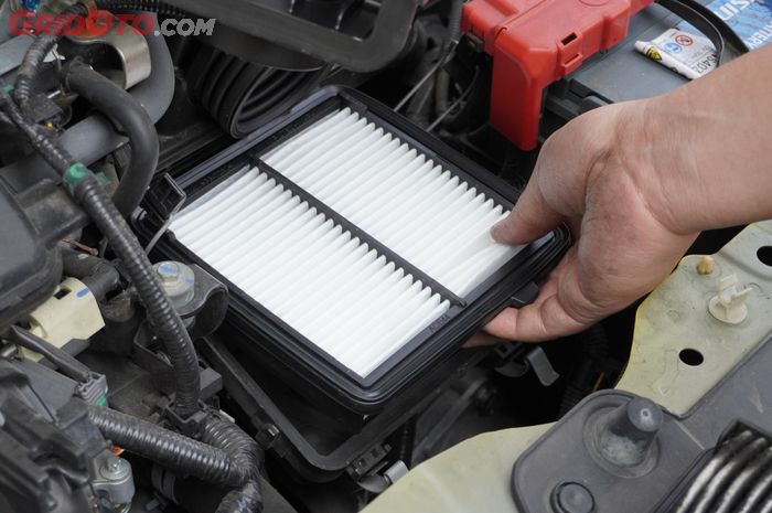 Perawatan berkala filter udara mobil idealnya diganti setiap segini.