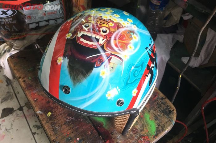 Contoh hasil pengecatan helm di Tomi Airbrush