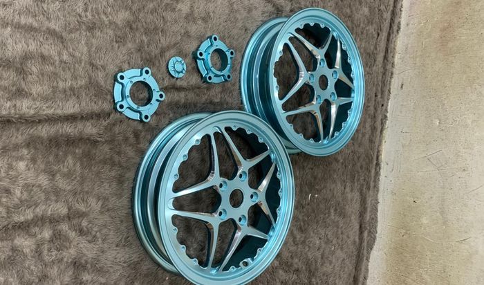 Pelek aluminium setelah melalui tahap repaint anodize
