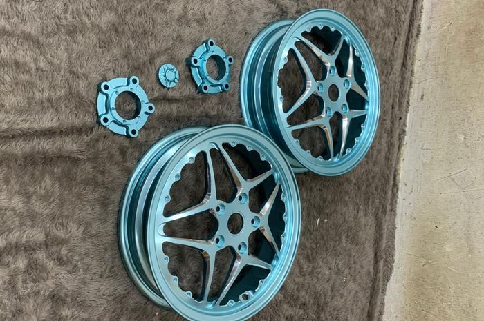Pelek aluminium setelah melalui tahap repaint anodize