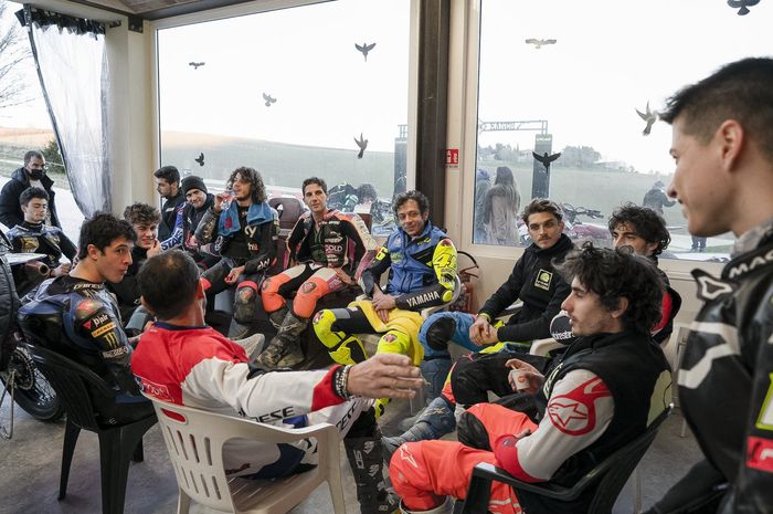 Berapa biaya menjadi murid Valentino Rossi di VR46 Riders Academy?