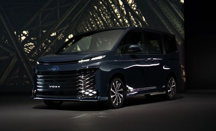 Toyota All New Voxy generasi keempat yang meluncur di Jepang pada 13 Januari 2022.