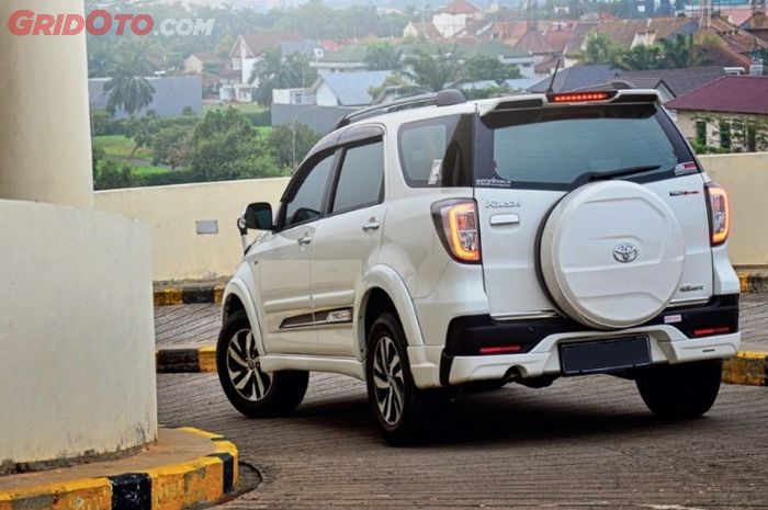 Ilustrasi harga mobil bekas Toyota Rush