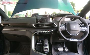 2017 Peugeot 5008 Debuts As Seven Seat Suv