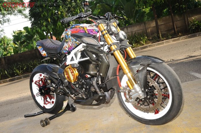 Modifikasi MV Agusta Dragster RR