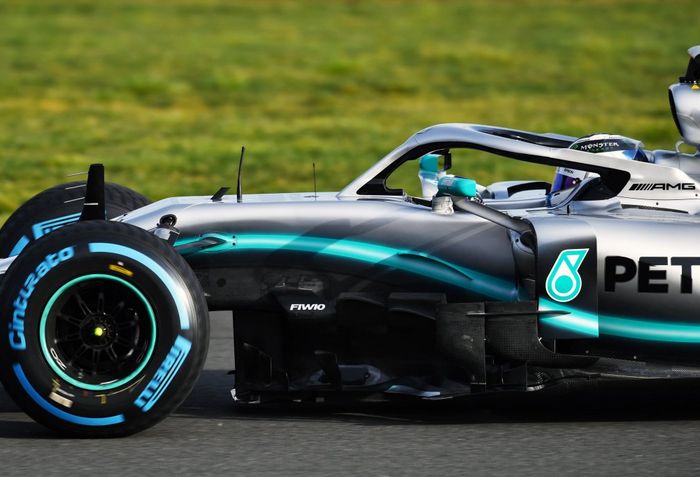 Mobil Mercedes-AMG F1 W10 EQ Power+ itu muncul pertama kali di hadapan publik pada Rabu (13/2/2019)