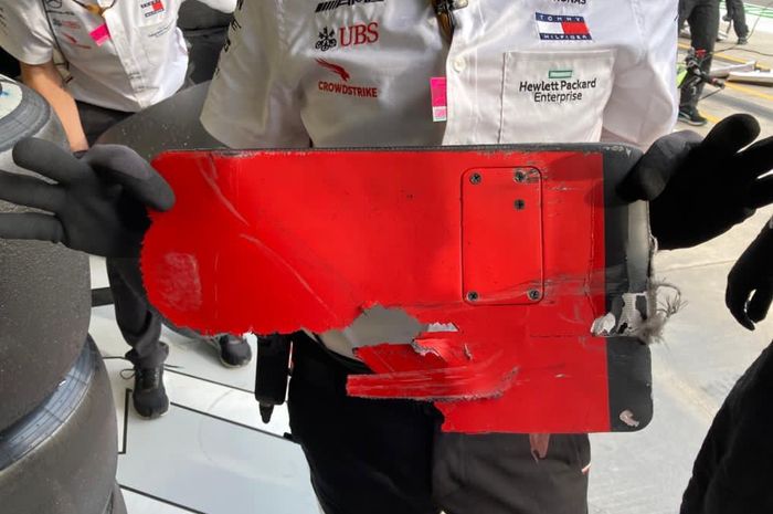 Serpihan mobil Ferrari ini yang merusak mobil Mercedes milik Valtteri Bottas saat balapan di F1 Emilia Romagna 2020