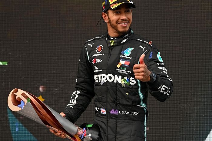 Negosiasi penpanjangan kontrak berjalan seret, Tim Mercedes bakal bercerai dengan pembalap andalannya, Lewis Hamilton di F1 2021?