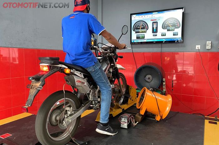 Kawasaki Klx150s Pakai Karbu Brt Tenaga Naik 4 47 Persen Spek Motor Standar Gridoto Com